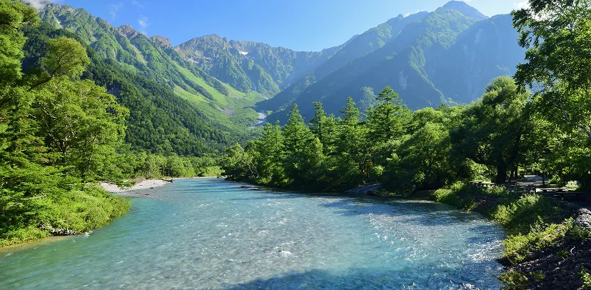 川と山